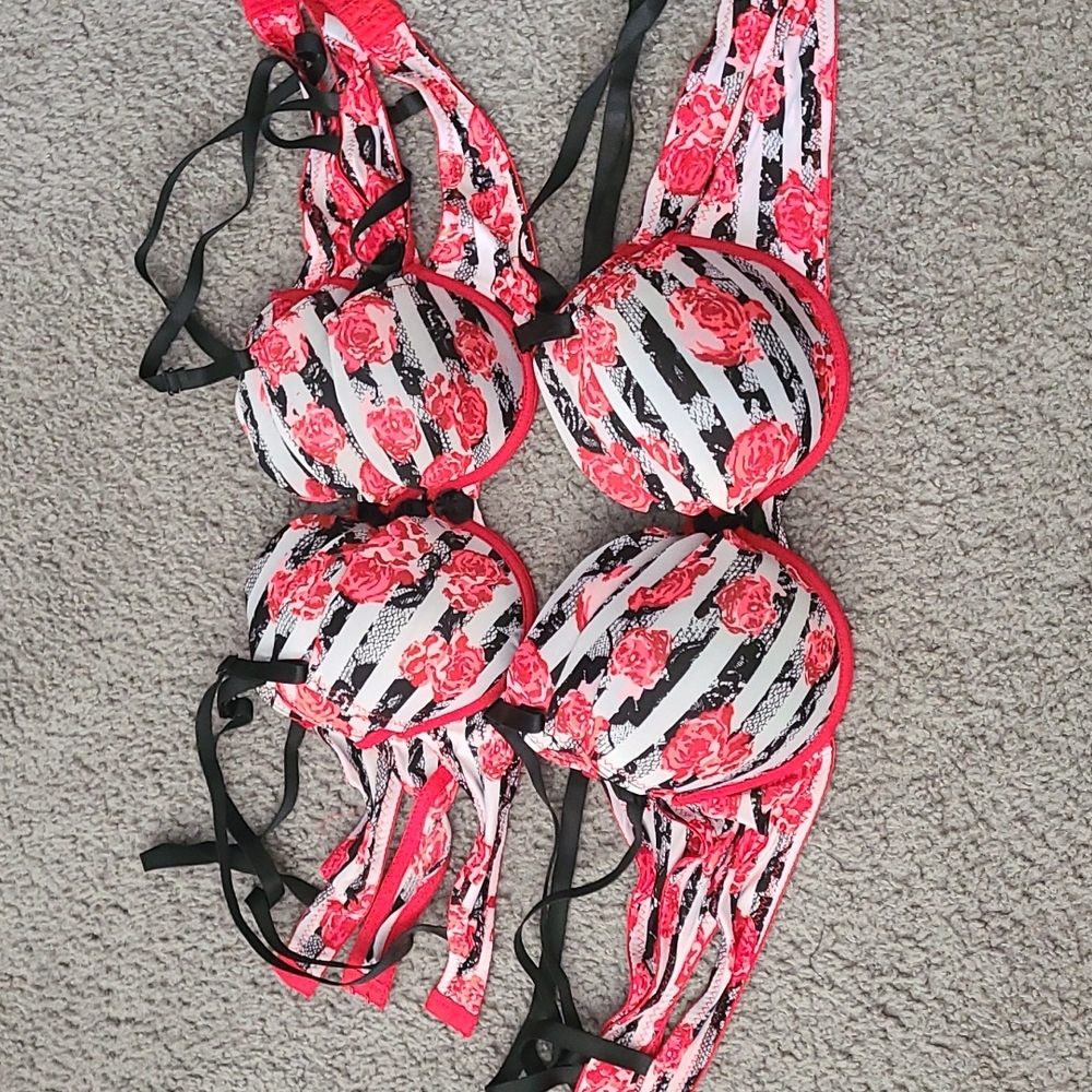 Floral print bra. Size 32B